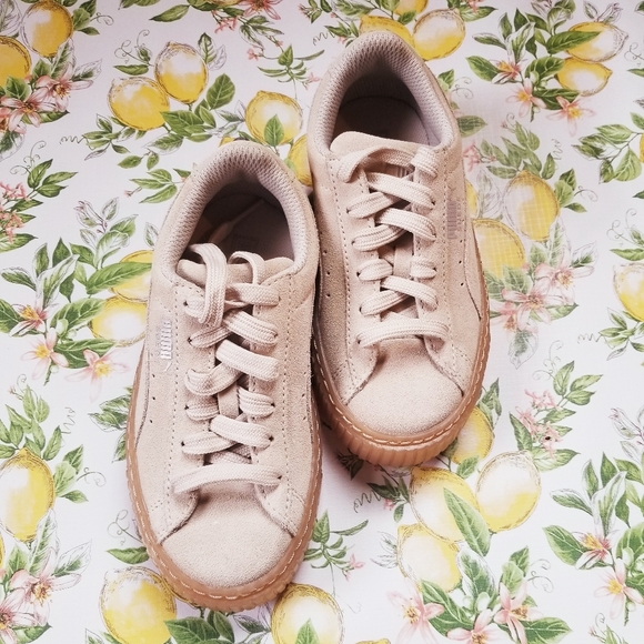 NWT girls PUMA Shoes 💫SALE💫 - Picture 2 of 9